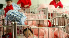 Governo chinês controla mercado negro de adoção