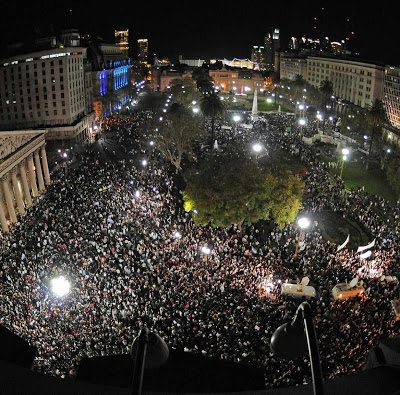 Lições do panelaço na Argentina: governo sem controle, oposição sem rumo, população indignada