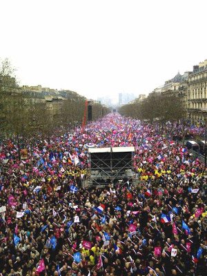 Mais de um milhão de franceses marcham novamente contra o “casamento” homossexual
