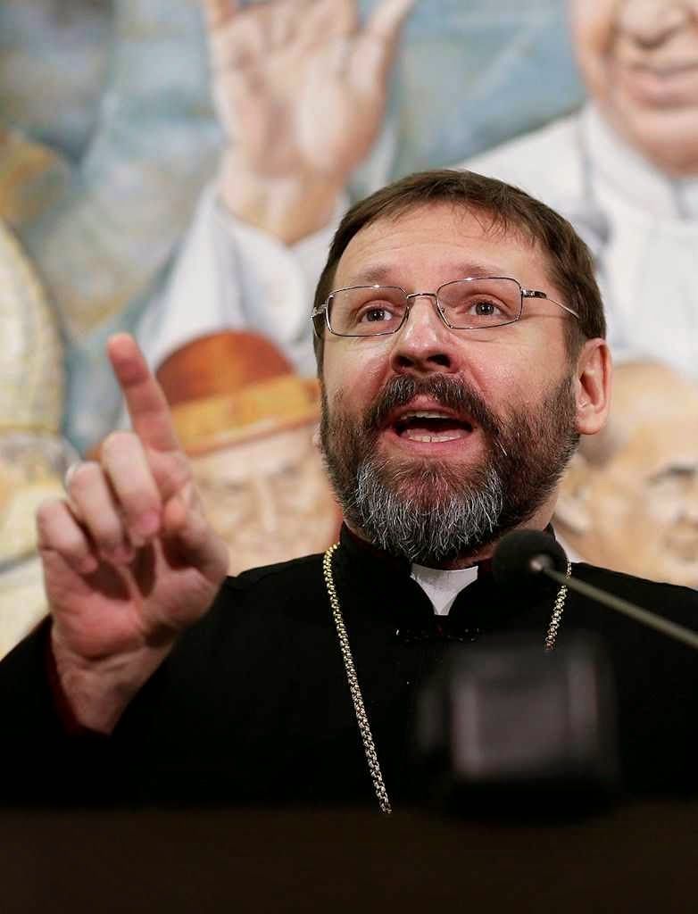 Católicos emigram da Criméia sob perseguição policial russa