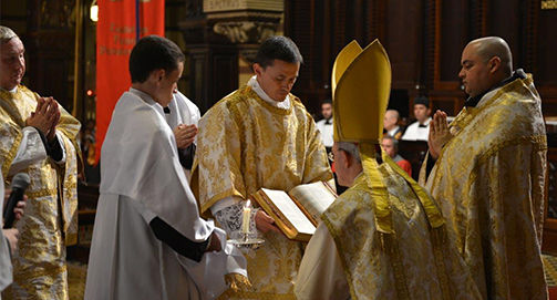 Vídeo: Solene Missa Pontifical celebrada por Dom Schneider no 20º ano de falecimento de Plinio Corrêa de Oliveira