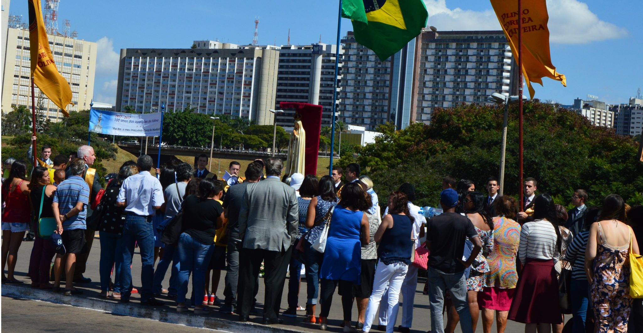 Fotos – Terço público pelo Centenário de Nossa Senhora De Fátima em Brasília – DF