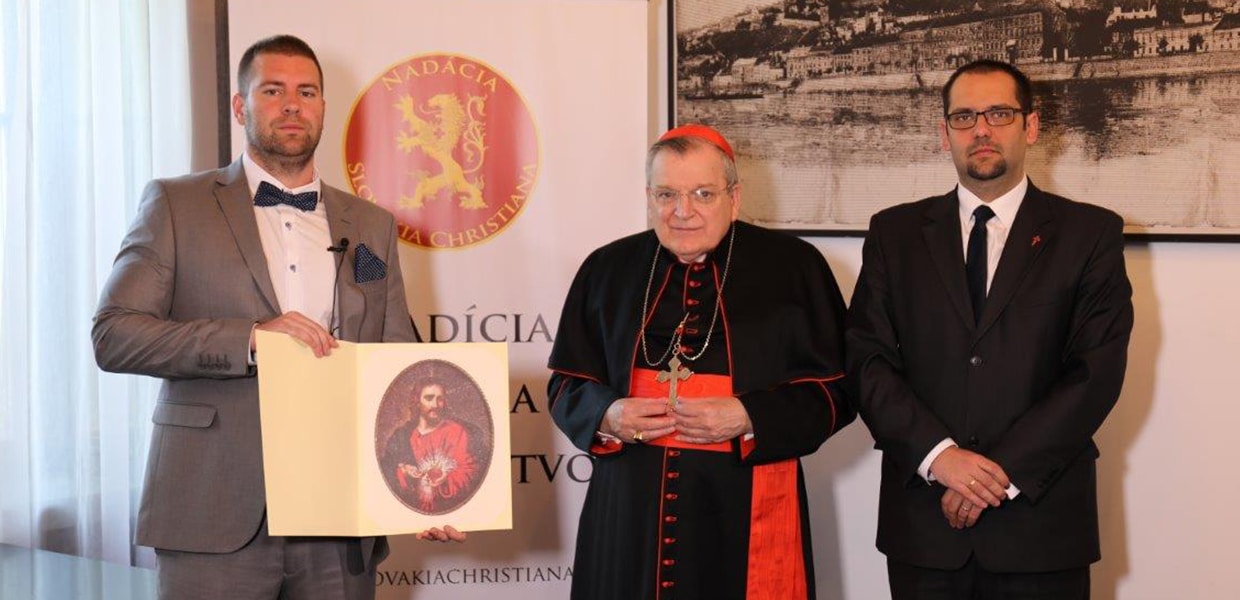 Concorrida conferência do Cardeal Burke na Eslováquia