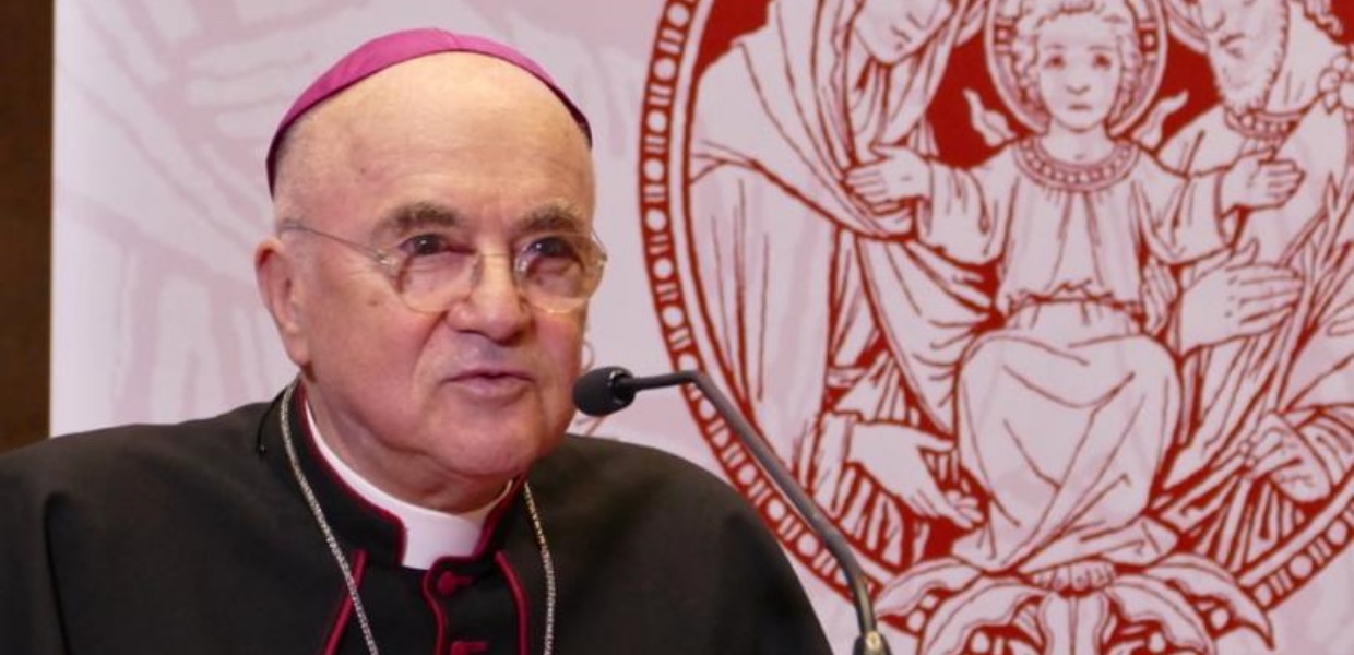 Bispo Católico, Monsenhor Viganò, acusa Papa Francisco