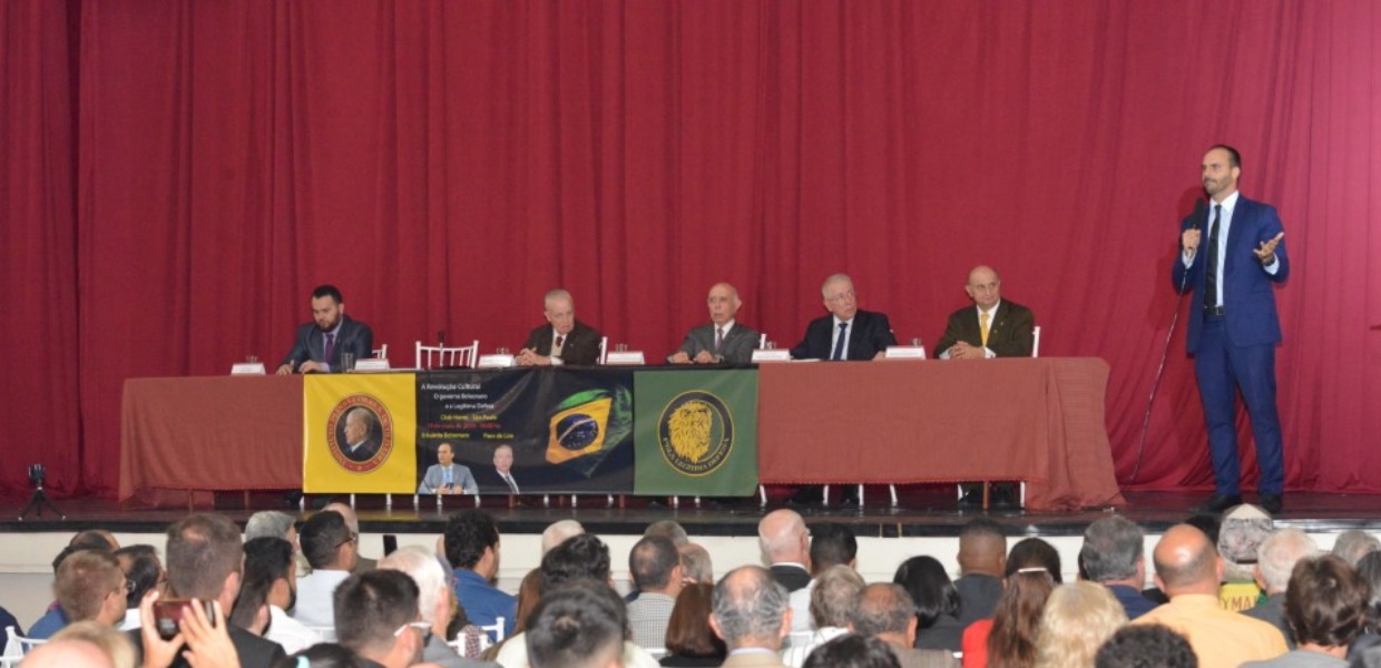 Fotos da conferencia do Dep. Eduardo Bolsonaro e do Cel. Paes de Lira