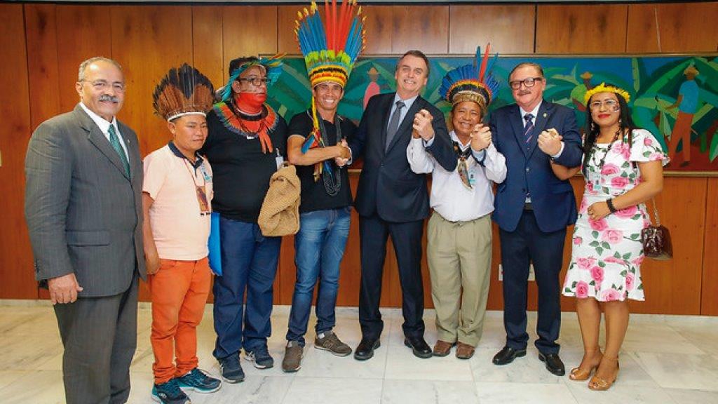 Índios denunciam ao Presidente Bolsonaro exploração de ONGs