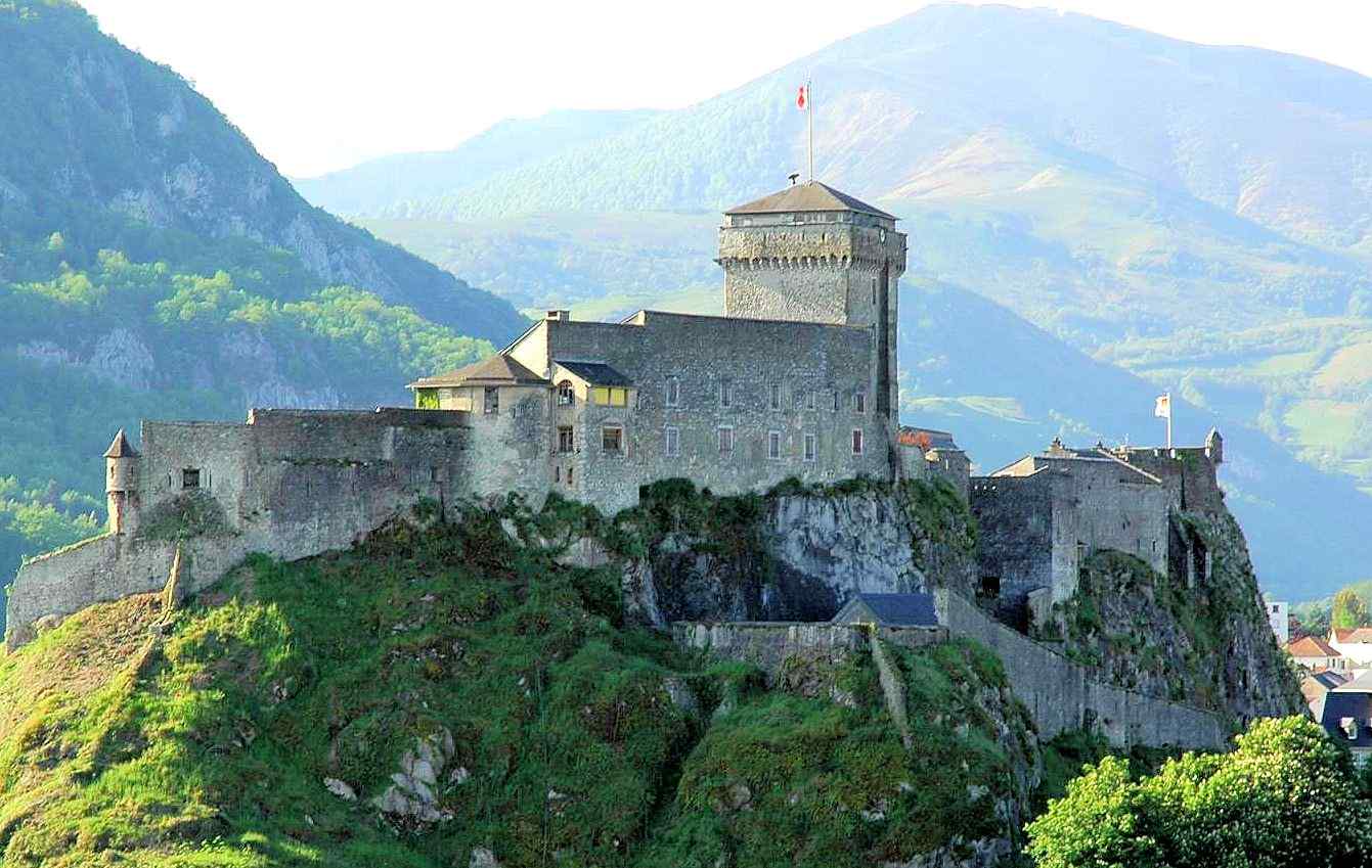 Castelo de Lourdes: marco vitorioso contra o Islã