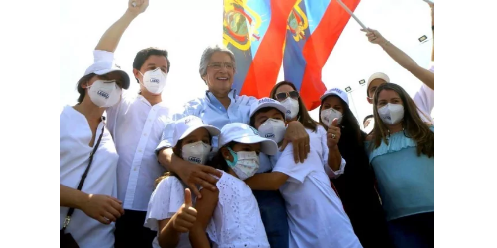Equador derrota a esquerda, elege Guillermo Lasso, presidente